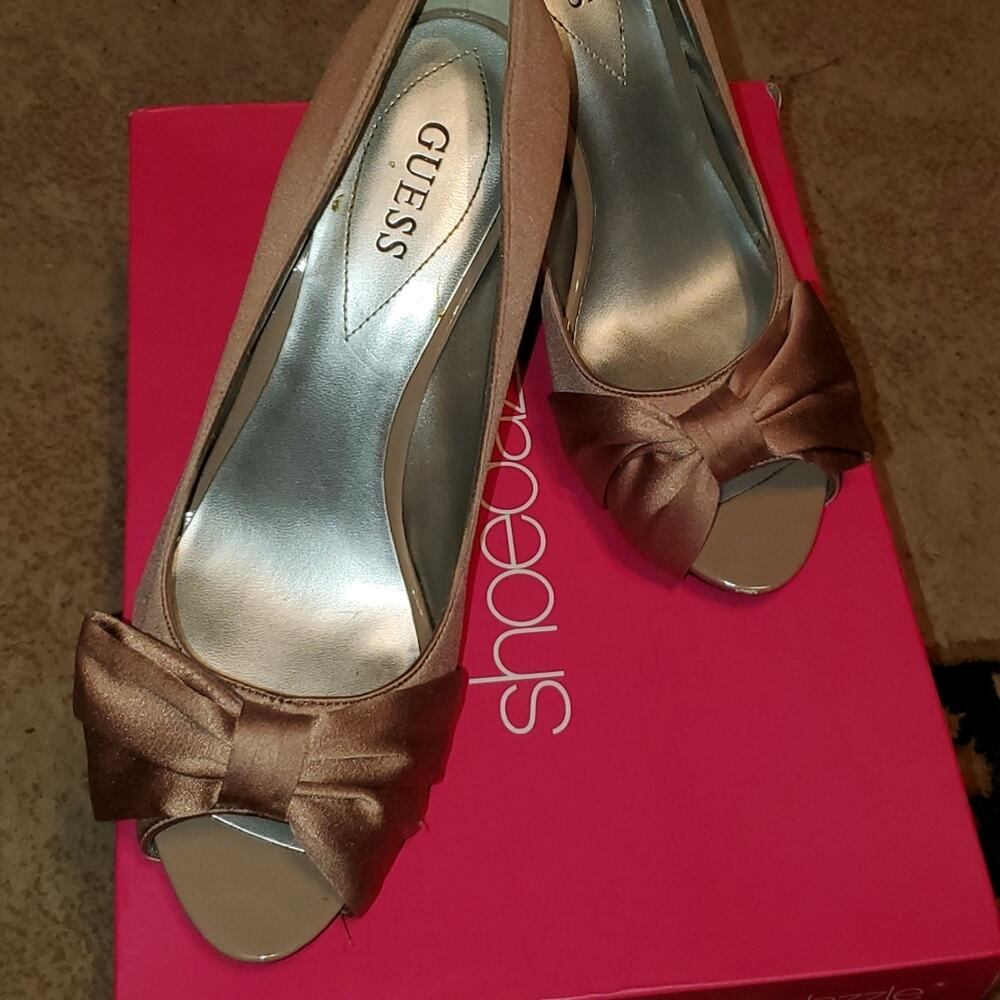 Guess blush bow‎ peep toe pumps sz 8